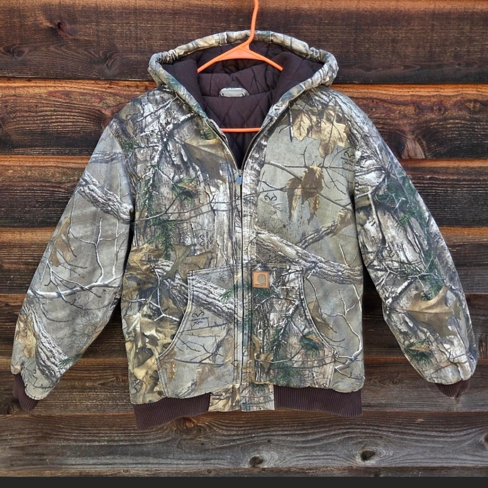 Rare Carhartt Hooded Active Jacket in a Camouflage Colorway by Realtree Small - Picture 3 of 7
